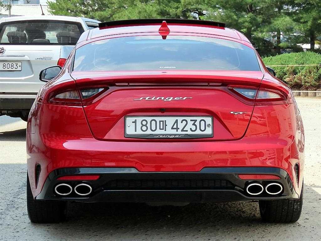 KIA Stinger - Vista 4