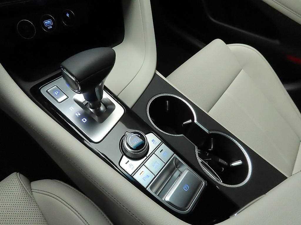 Genesis G70 - Vista 10