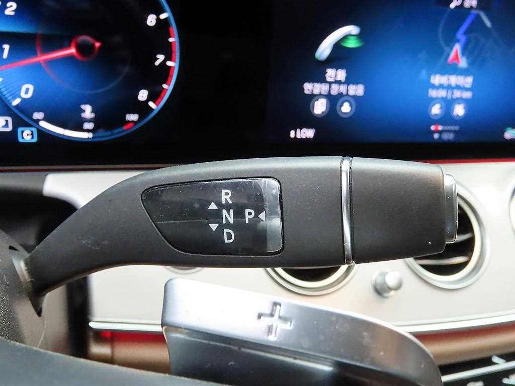 Mercedes Benz E class - Vista 10