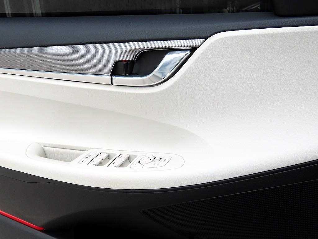 HYUNDAI Grandeur - Vista 11