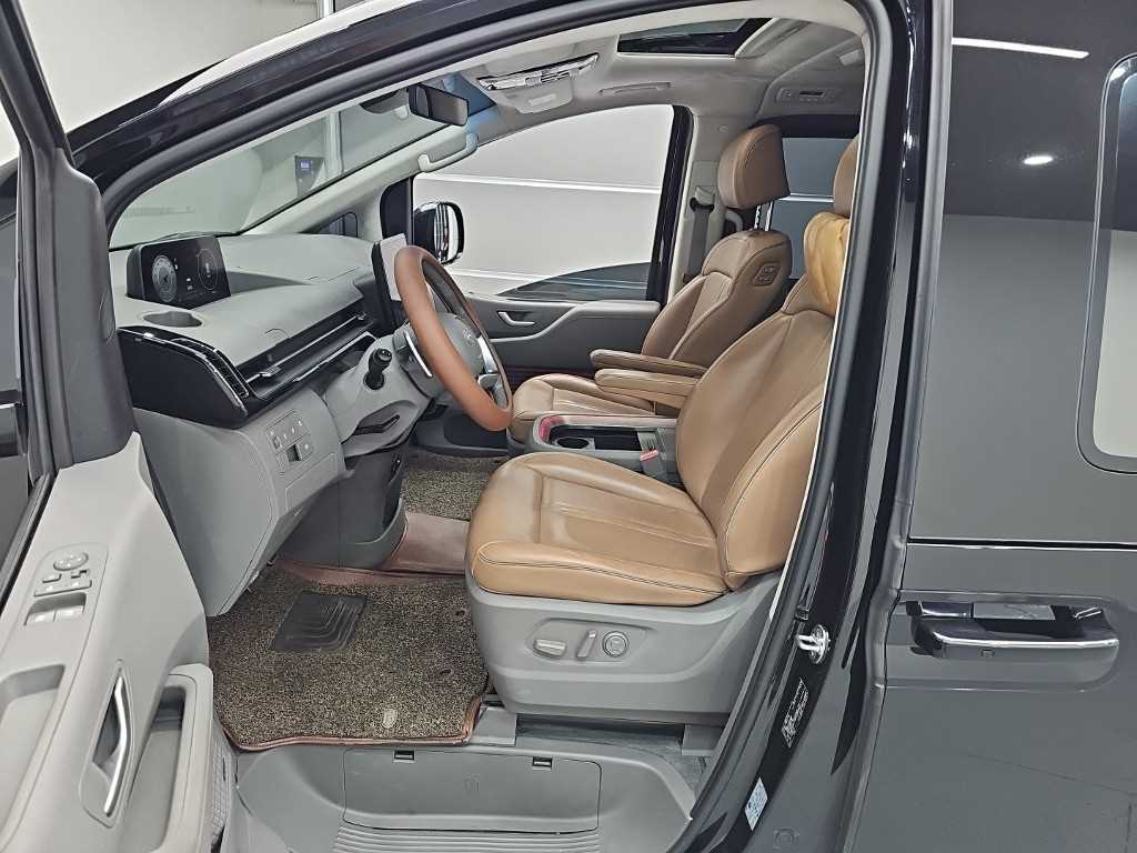 HYUNDAI Staria - Vista 11