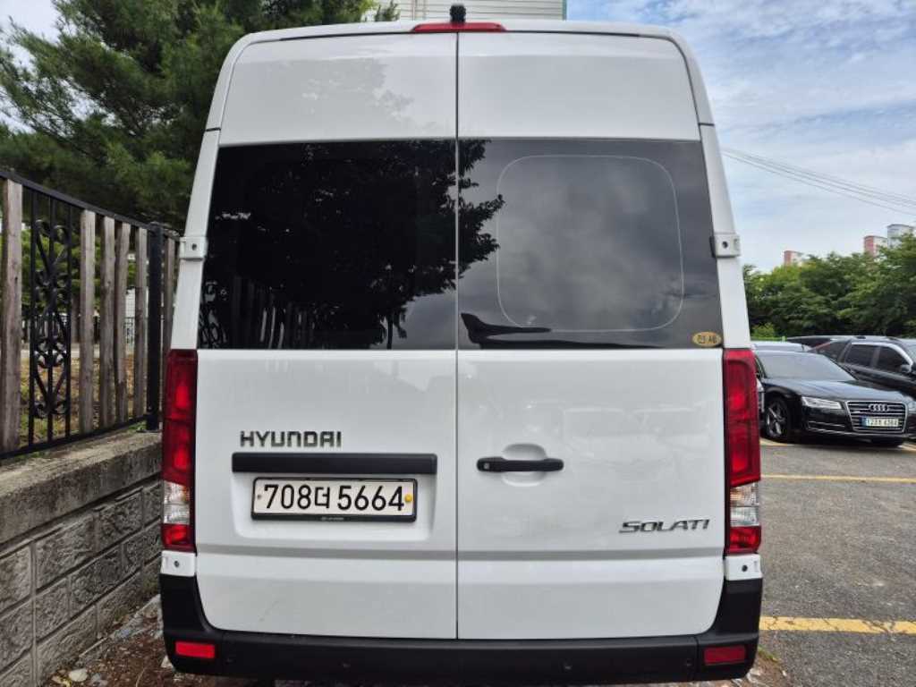 HYUNDAI Solati - Vista 4