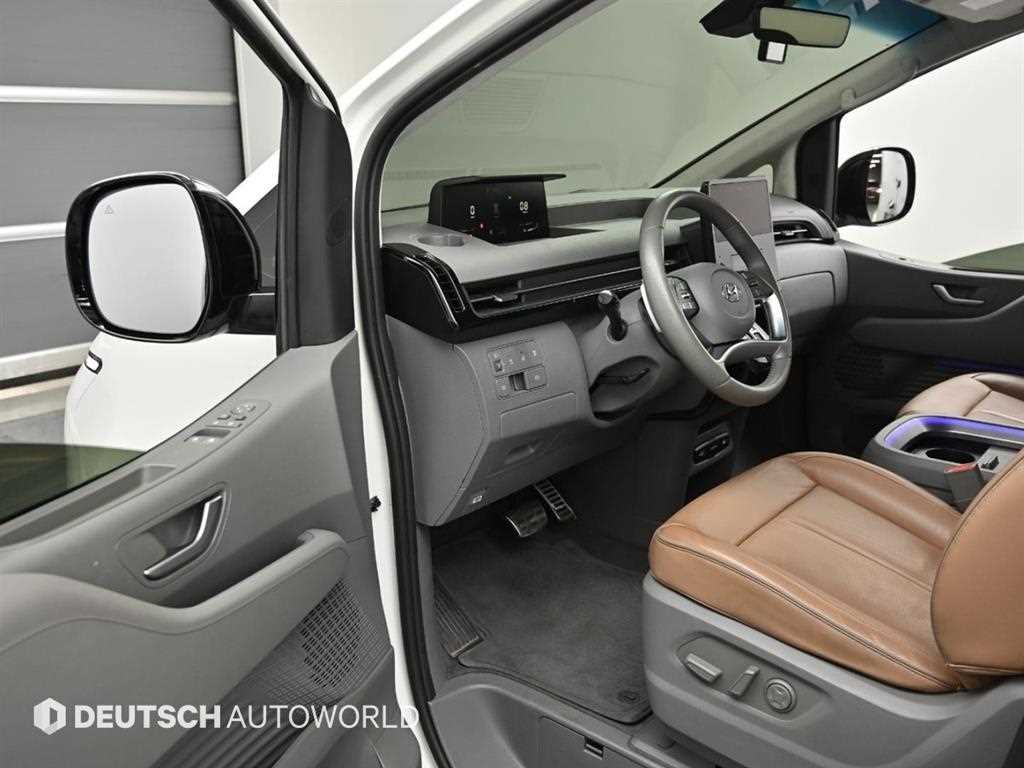 HYUNDAI Staria - Vista 11
