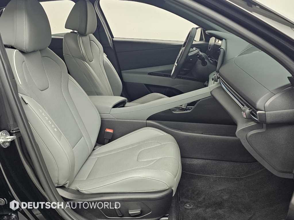 HYUNDAI Avante - Vista 10