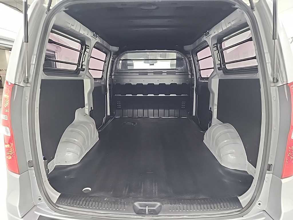 HYUNDAI Starex 2018 Plateado - Importación desde Corea - HF Imports Iquique - Foto 15