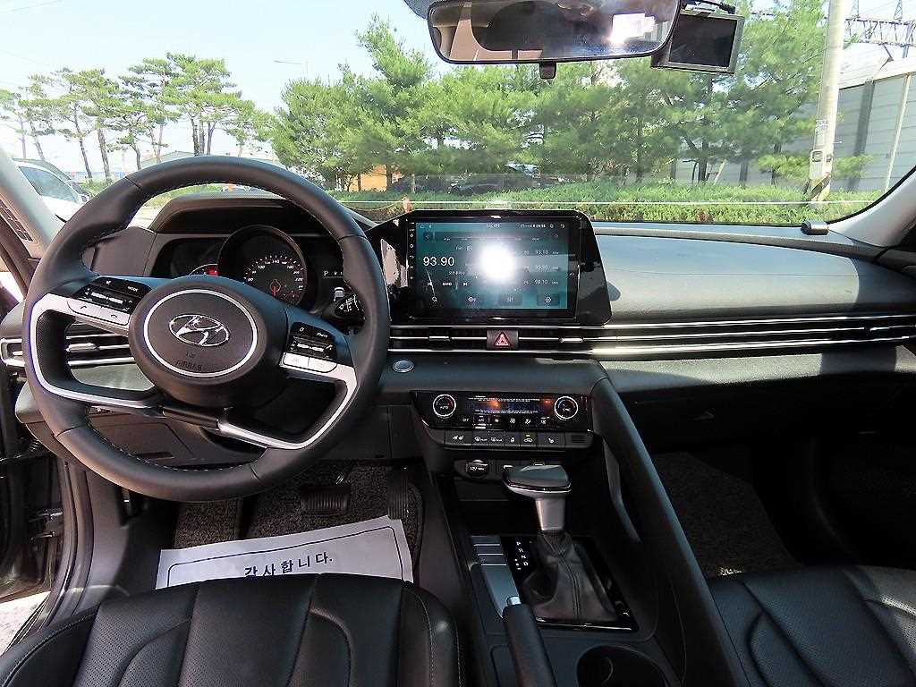 HYUNDAI Avante - Vista 7