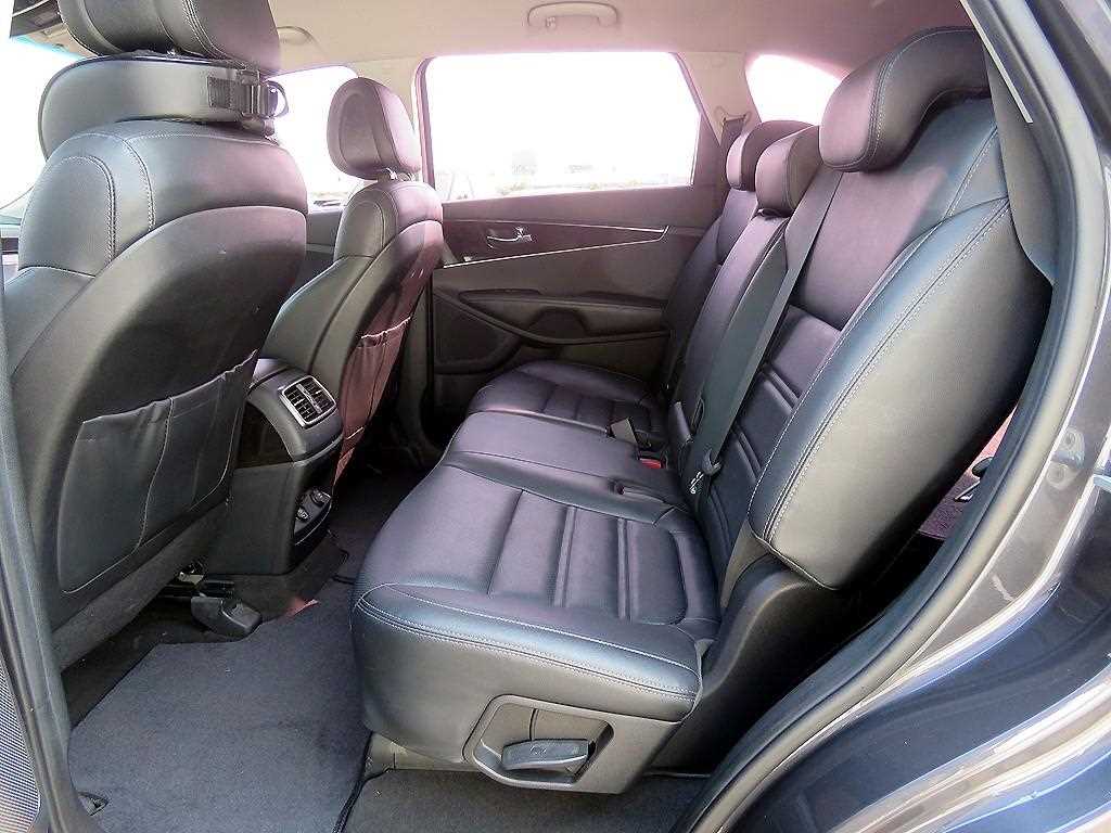 KIA Sorento - Vista 7