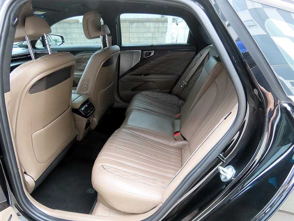 KIA K8 - Vista 6