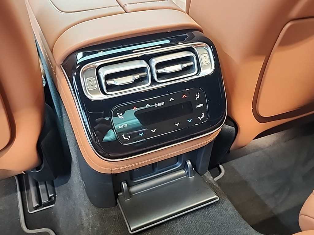 Mercedes Benz S Class - Vista 12