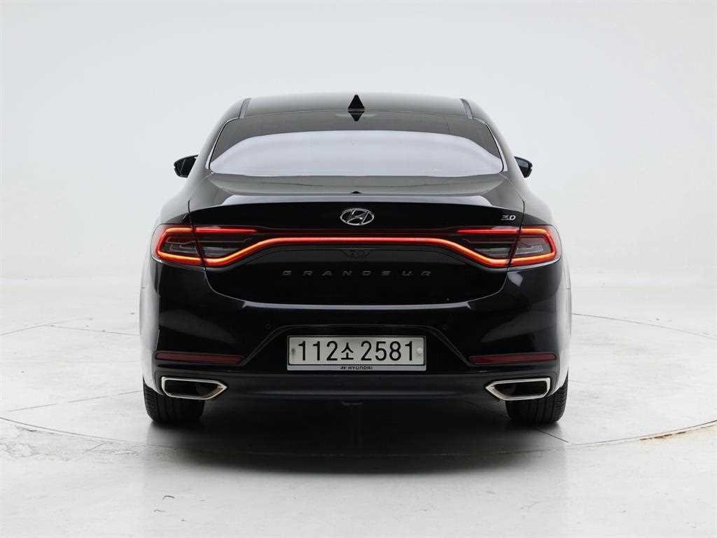HYUNDAI Grandeur - Vista 5