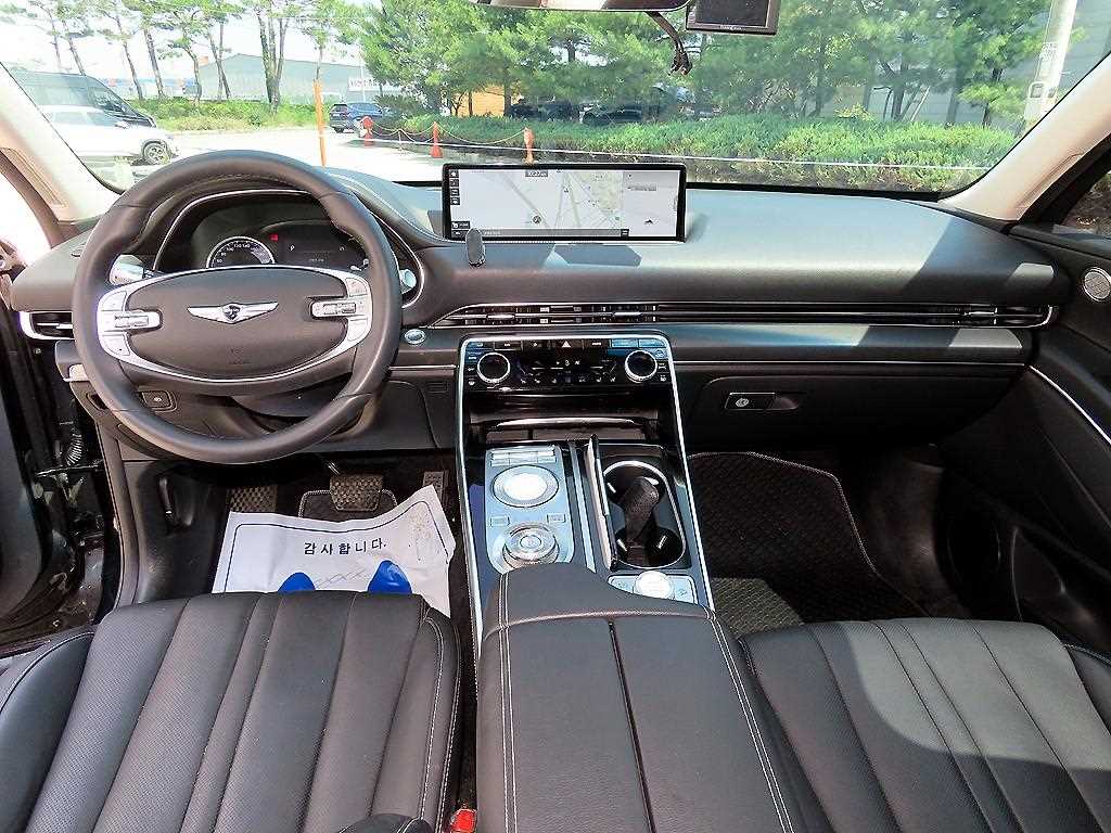 Genesis GV80 - Vista 7