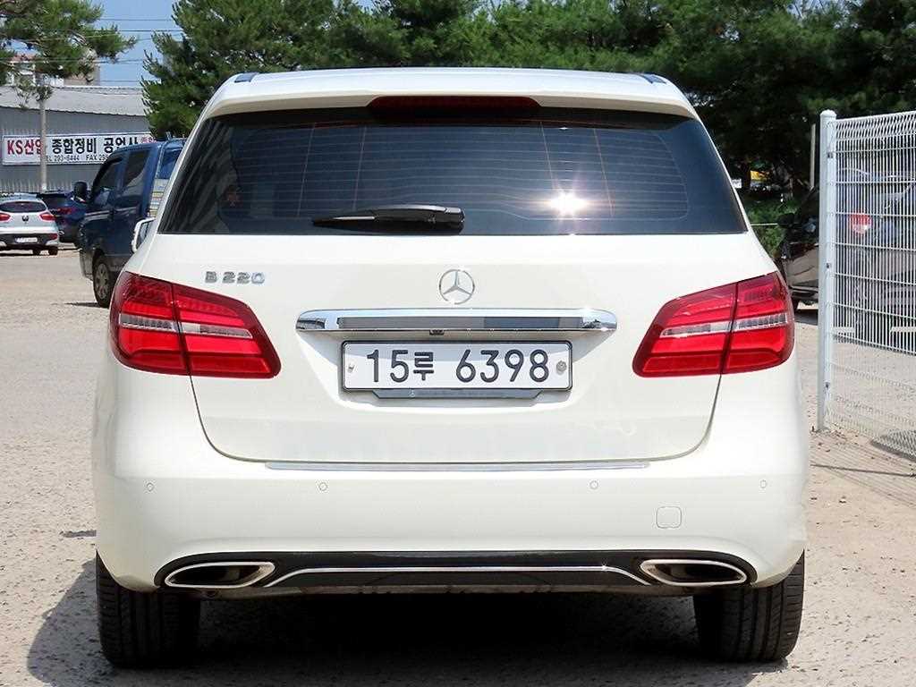 Mercedes Benz B Class (MY B) - Vista 4