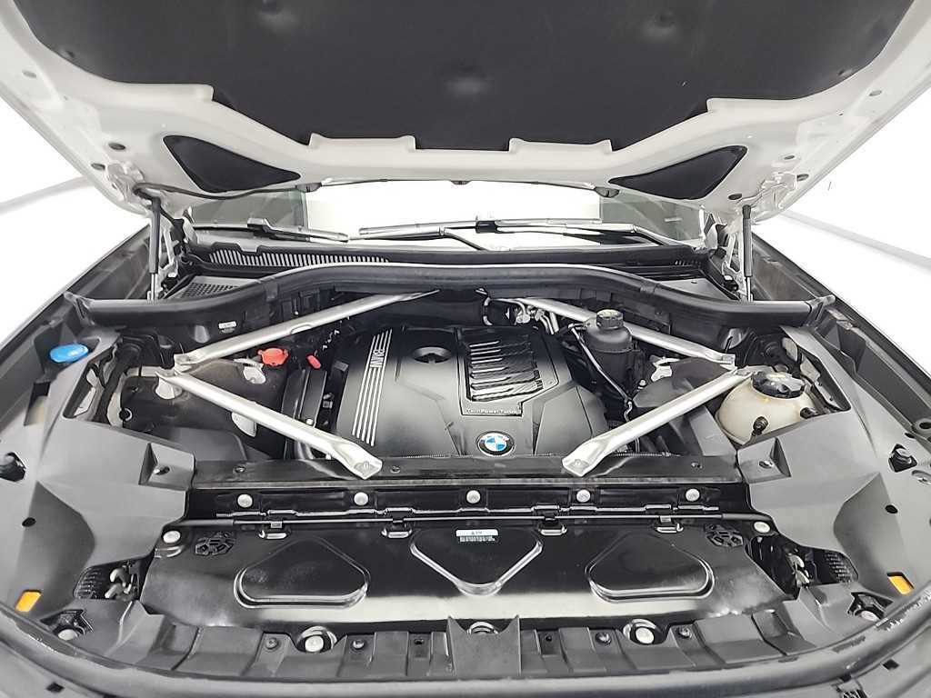 BMW X7 - Vista 5