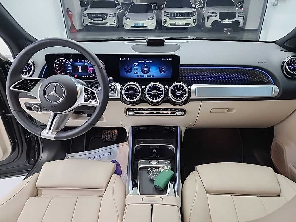 Mercedes Benz GLB Class - Vista 7