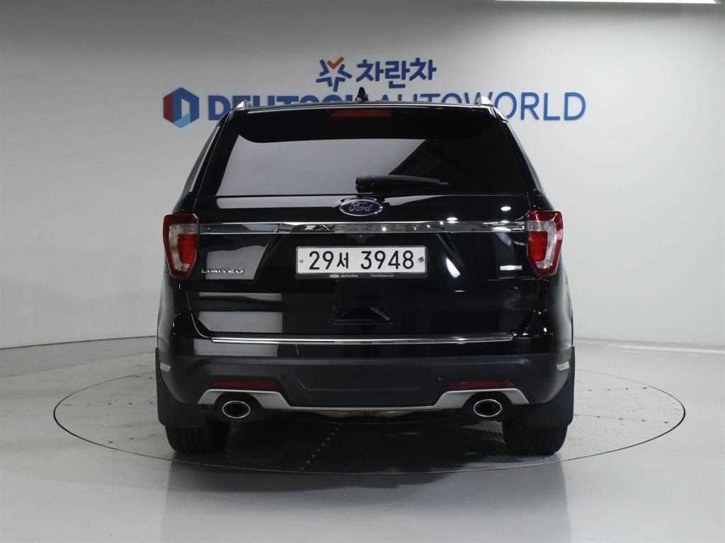 Ford Explorer - Vista 4