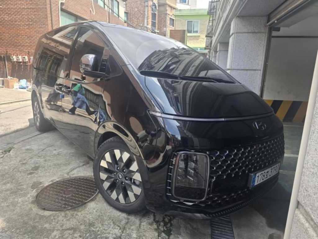 HYUNDAI Staria 2022 Negro - Importación desde Corea - HF Imports Iquique - Foto 1