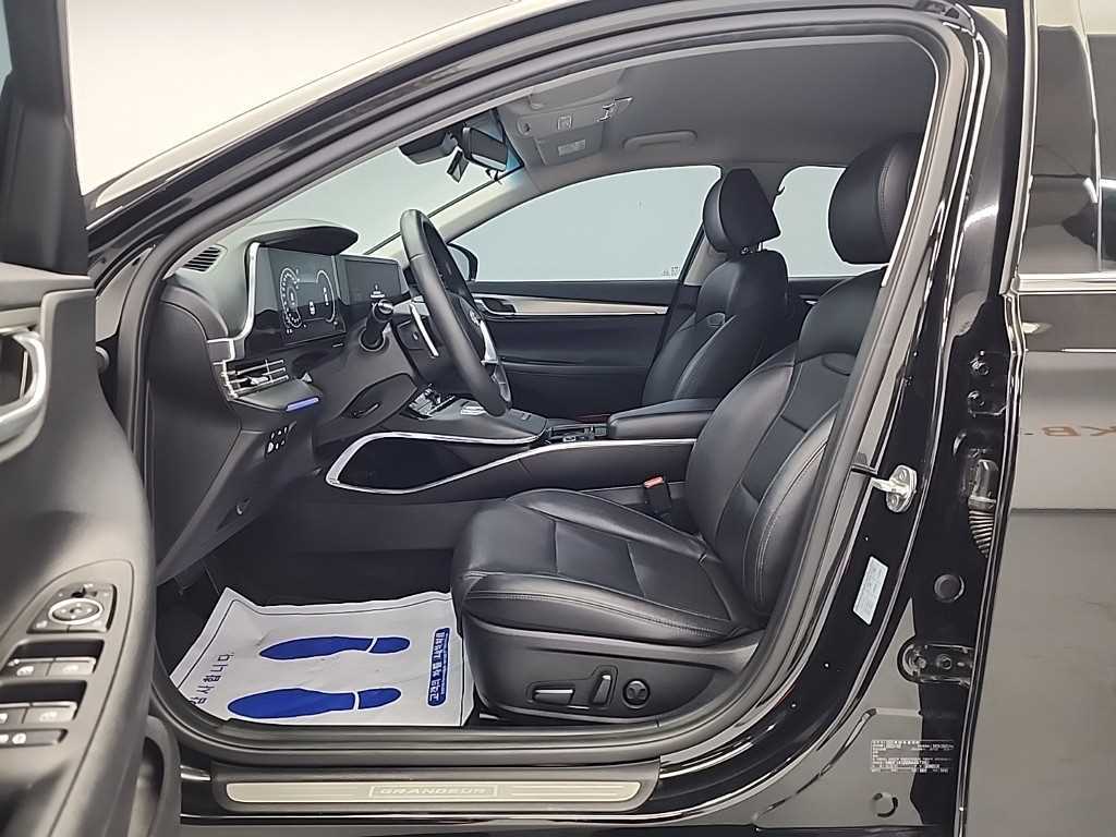 HYUNDAI Grandeur - Vista 11
