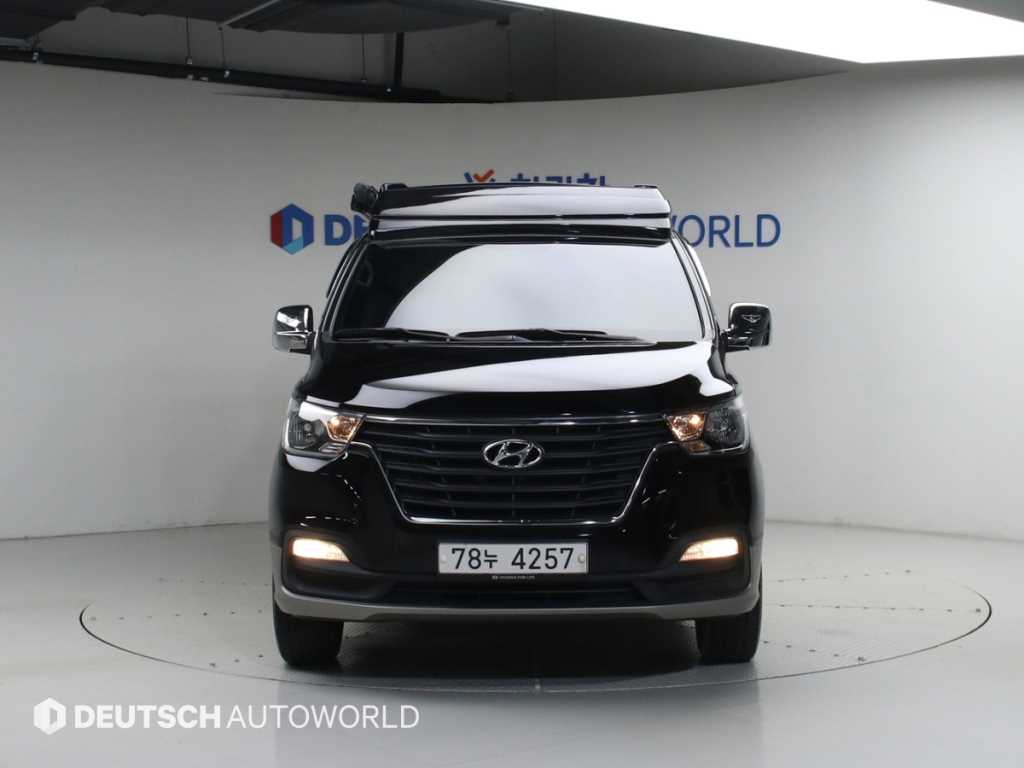 HYUNDAI Starex - Vista 3