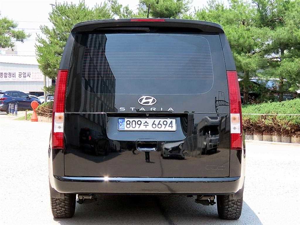 HYUNDAI Staria - Vista 4