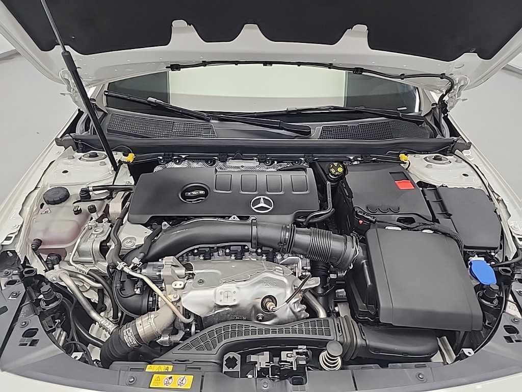 Mercedes Benz CLA Class - Vista 5