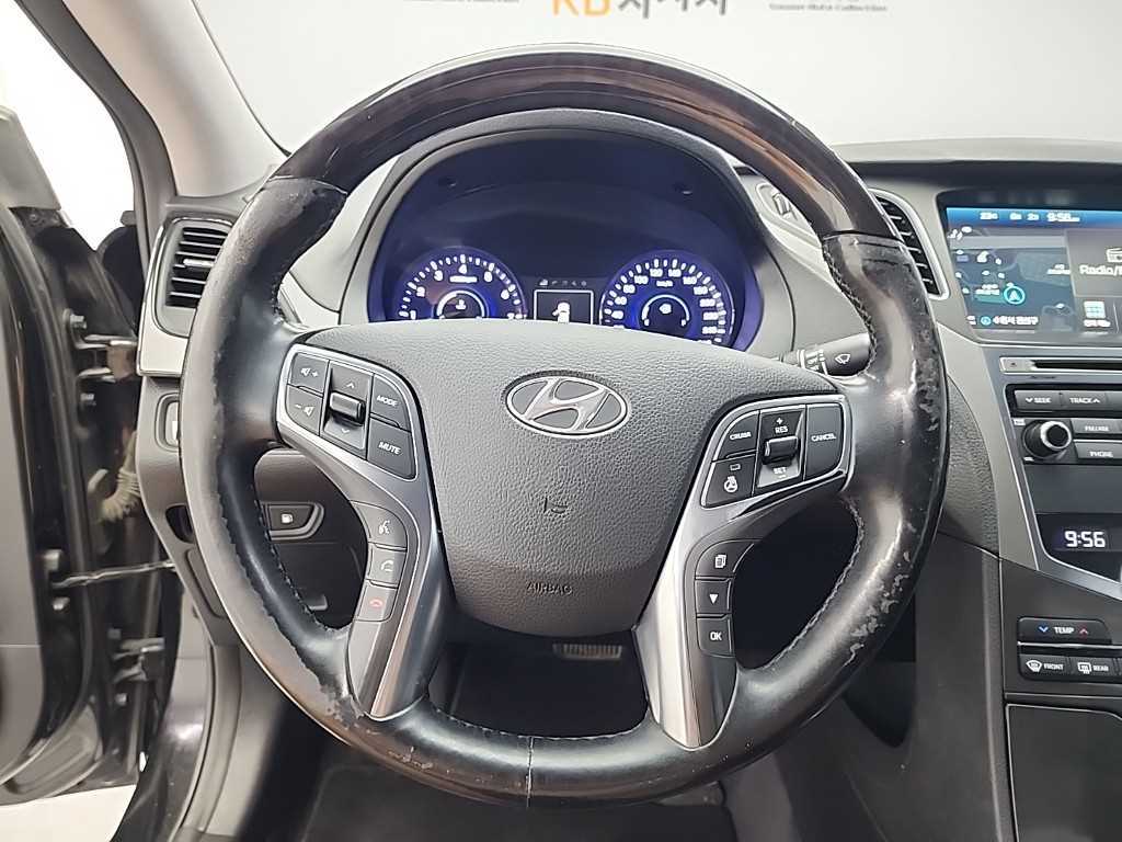 HYUNDAI Grandeur - Vista 9