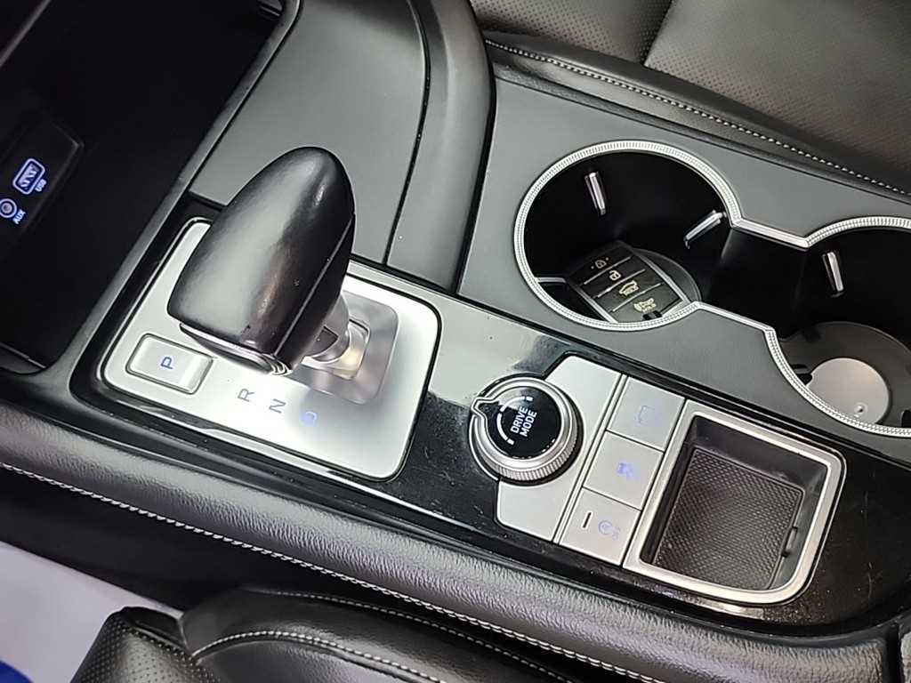 Genesis G70 - Vista 8