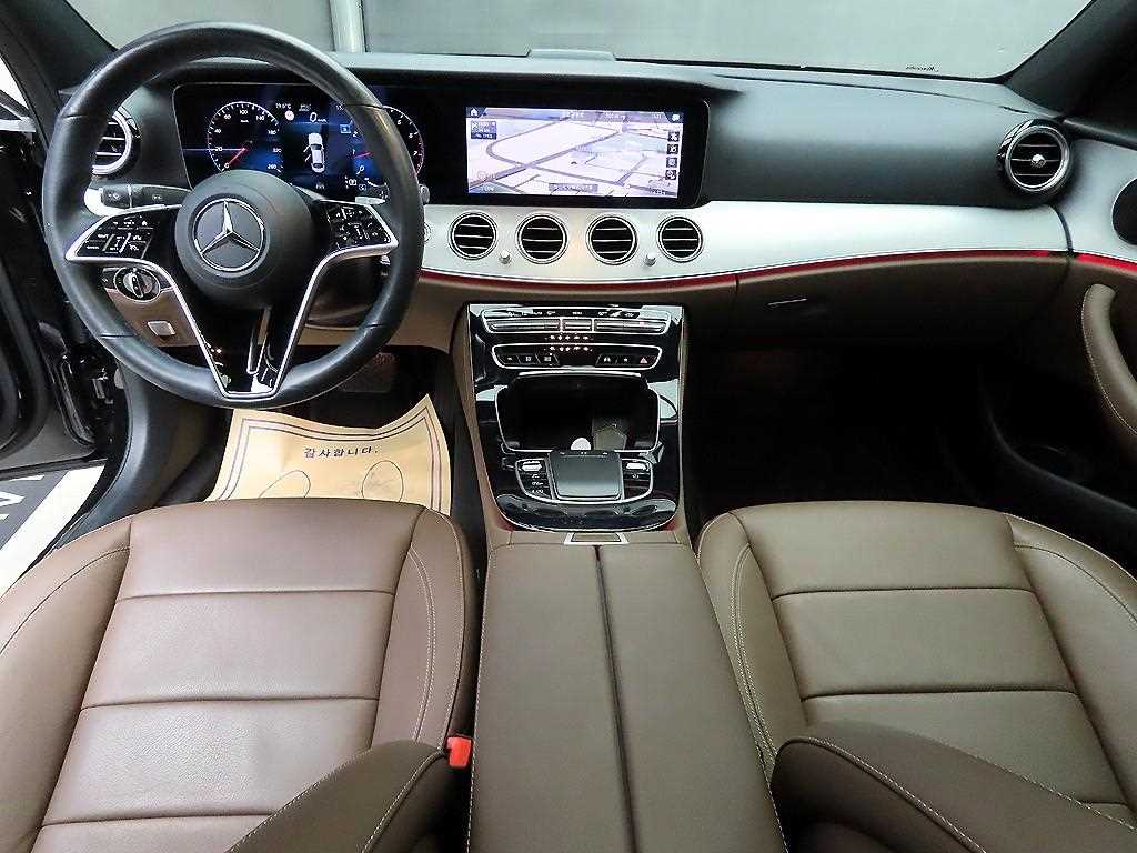 Mercedes Benz E class - Vista 7