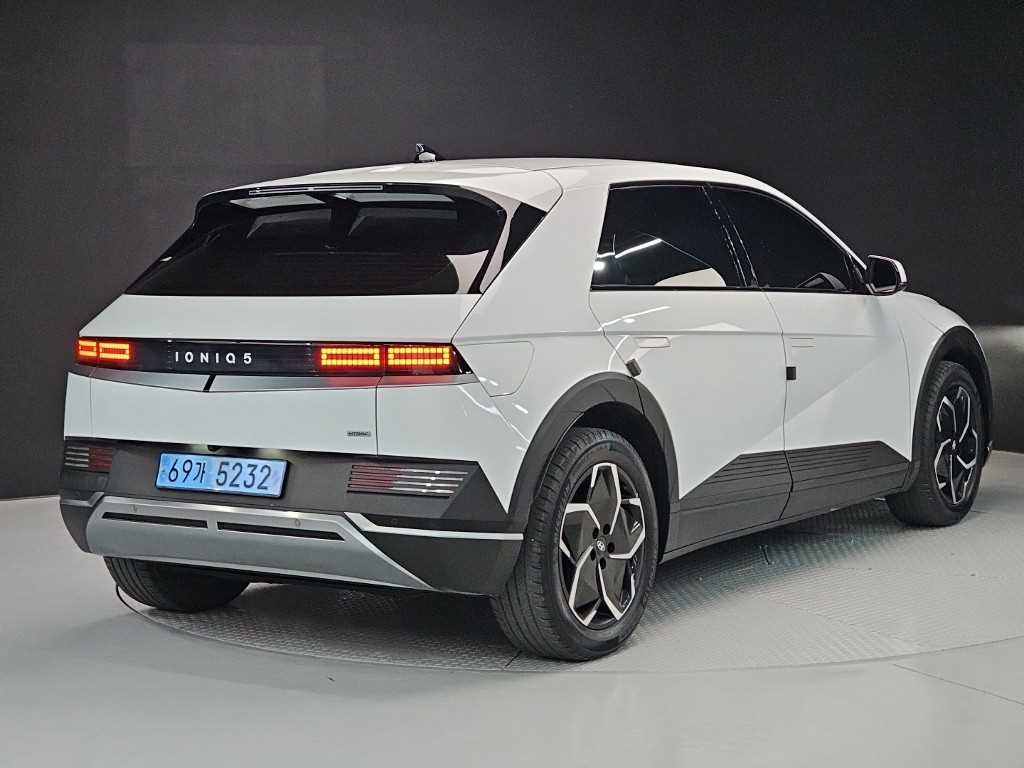 HYUNDAI Ioniq 5 - Vista 4