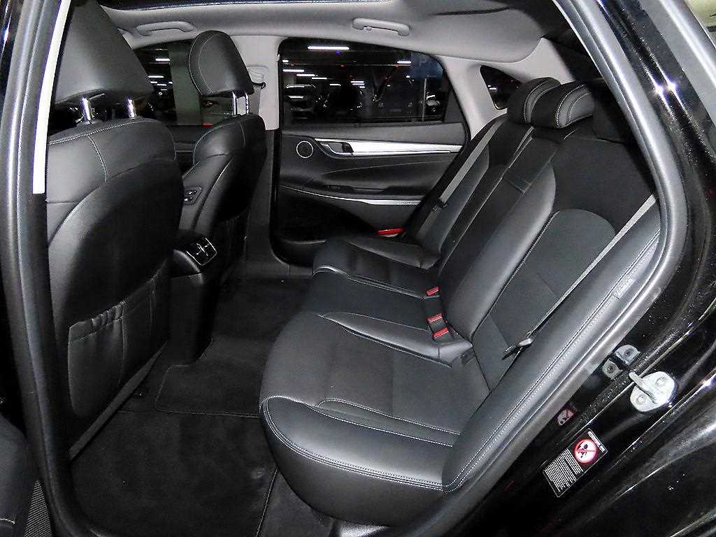 HYUNDAI Grandeur - Vista 7