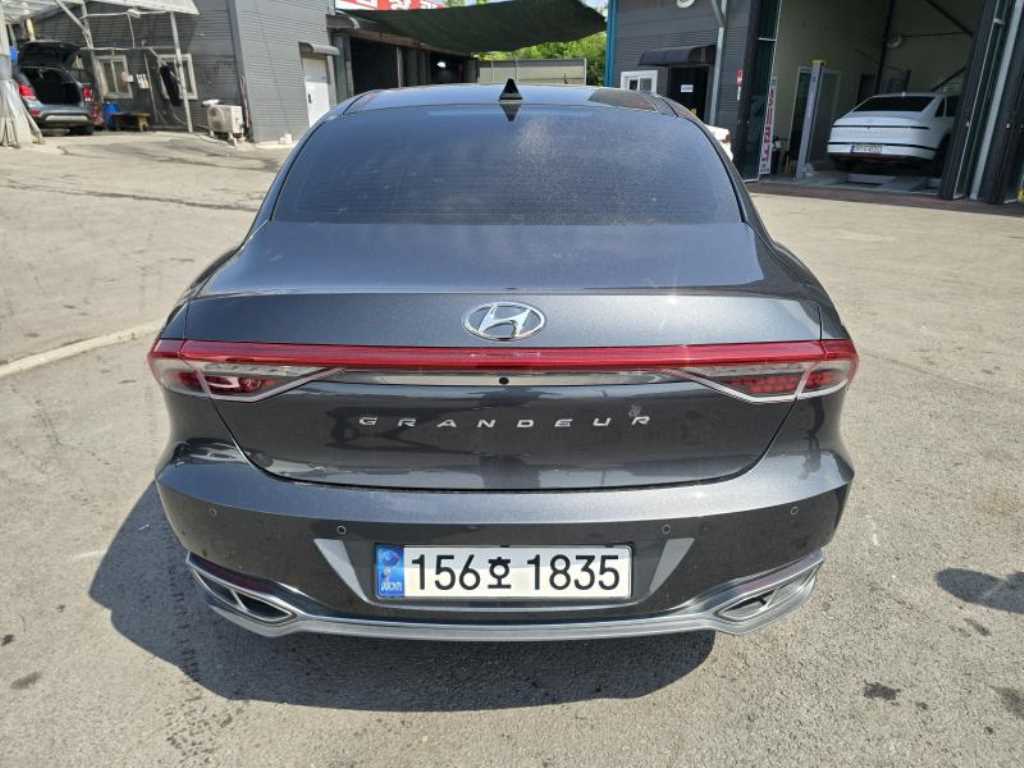 HYUNDAI Grandeur - Vista 3
