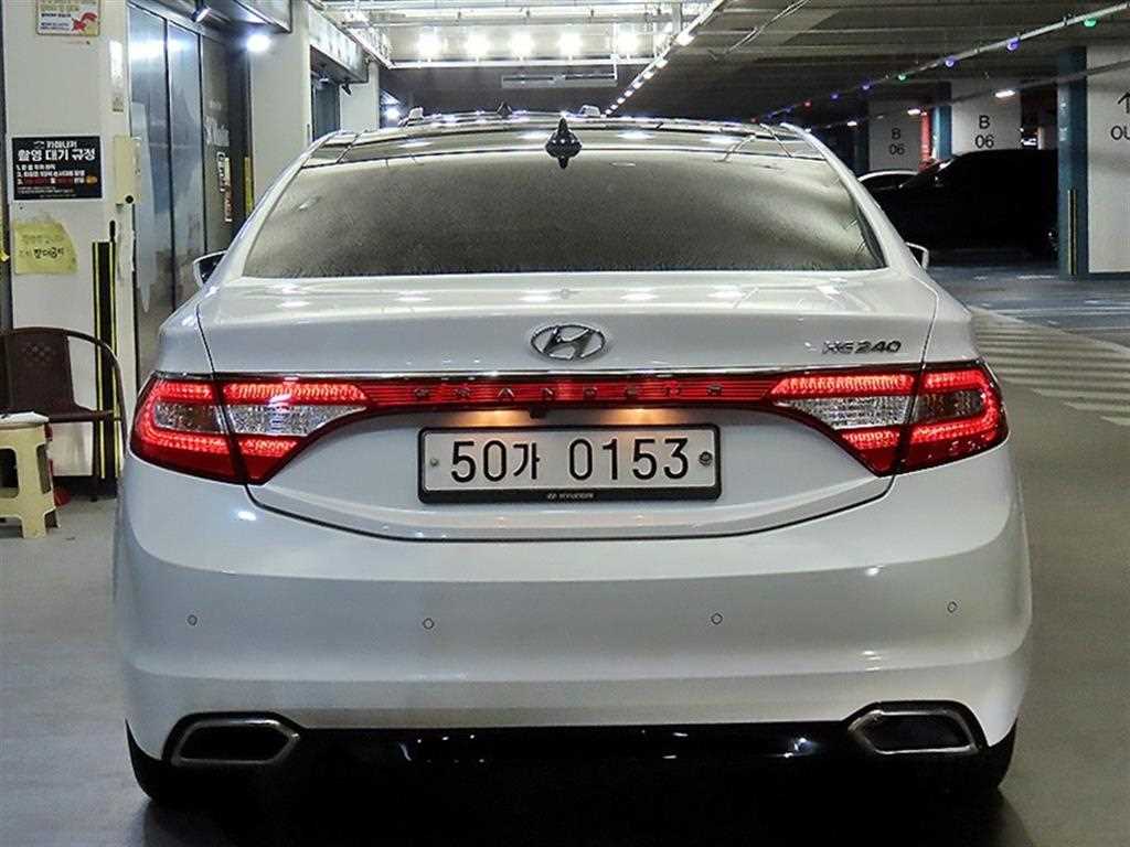 HYUNDAI Grandeur - Vista 5