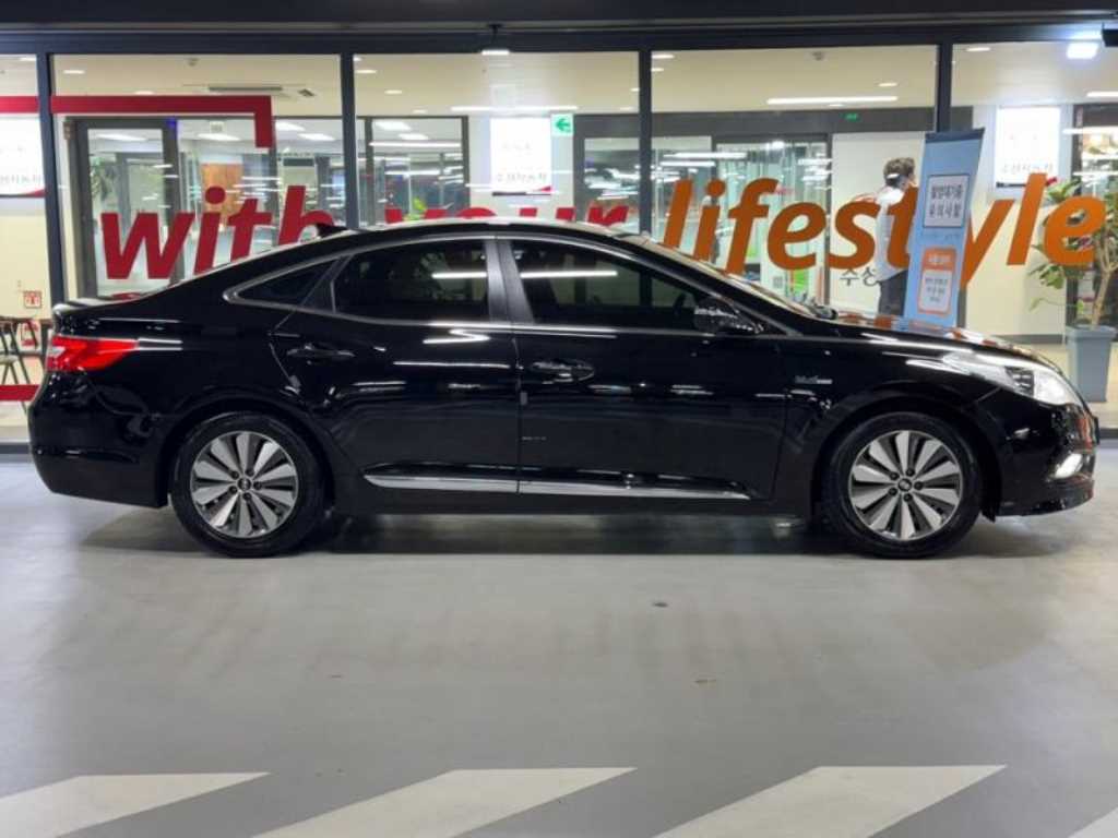 HYUNDAI Grandeur - Vista 3