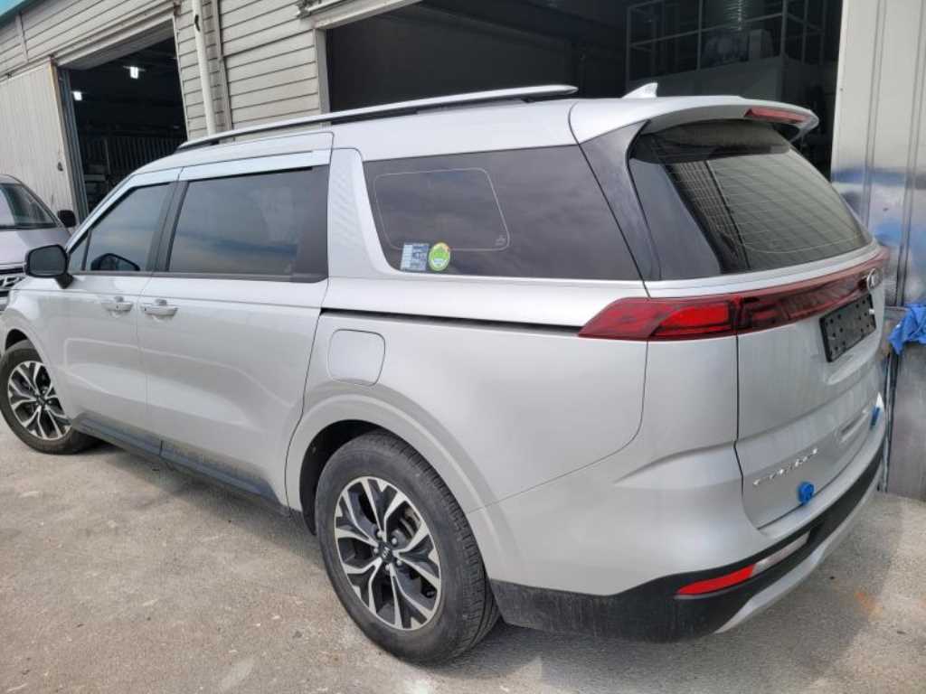 KIA Carnival - Vista 4