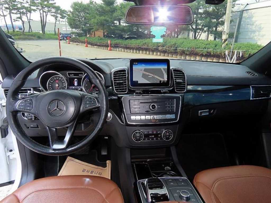 Mercedes Benz GLS Class - Vista 7