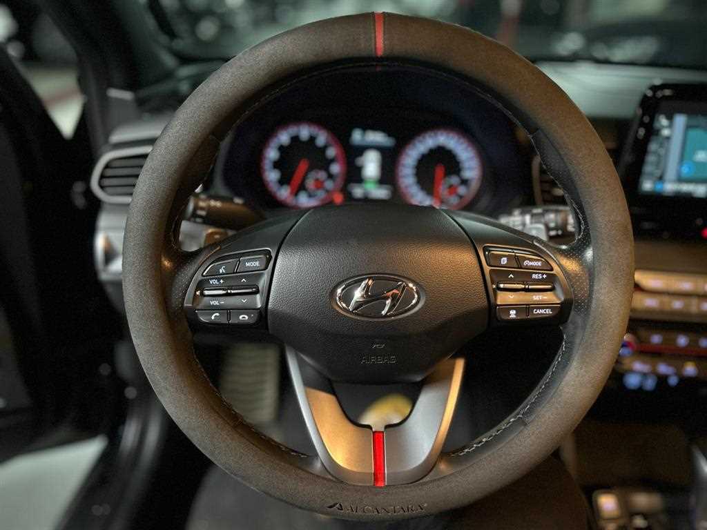 HYUNDAI Veloster - Vista 6
