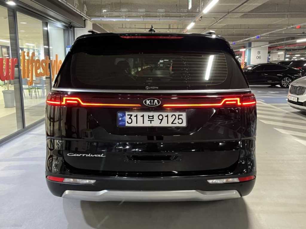 KIA Carnival - Vista 5