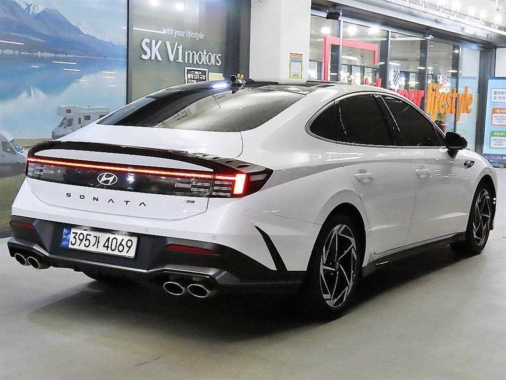 HYUNDAI Sonata - Vista 4