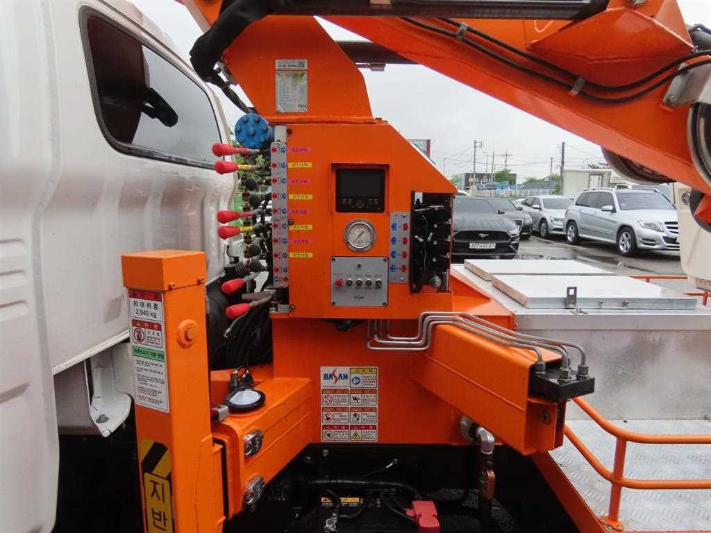 Small Truck Complaint (complaint vehicle) - Vista 10
