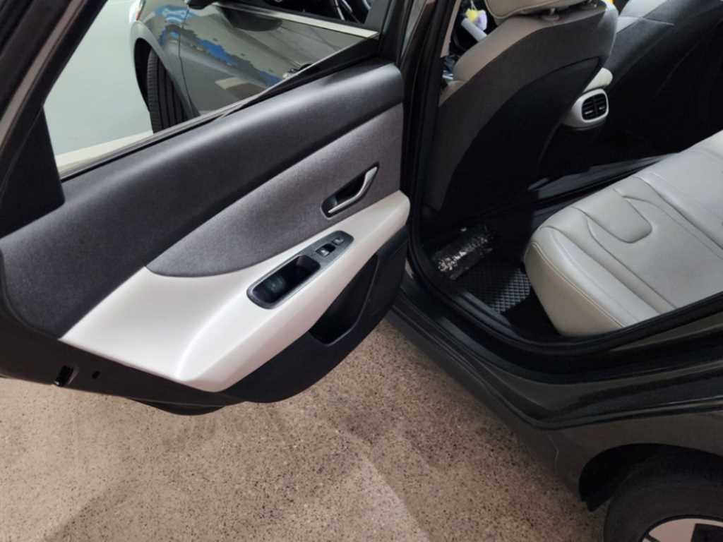 HYUNDAI Avante - Vista 8