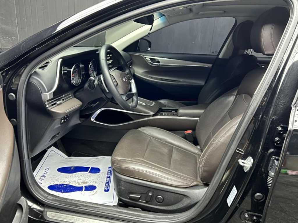 HYUNDAI Grandeur - Vista 6