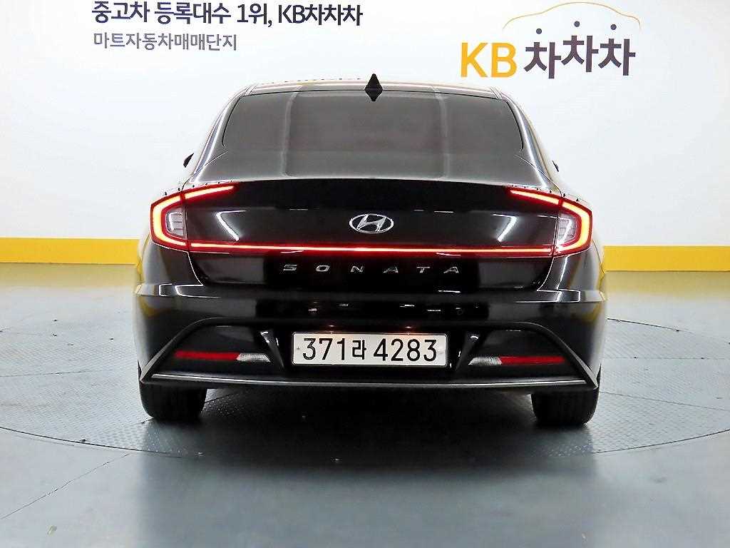 HYUNDAI Sonata - Vista 3