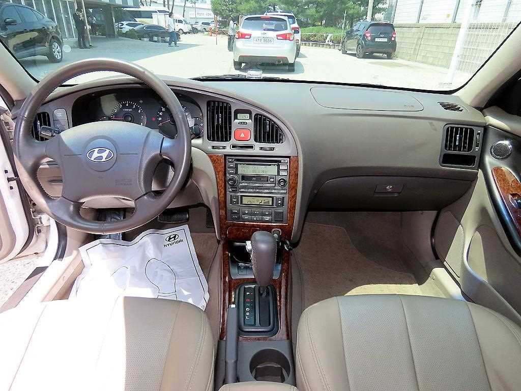 HYUNDAI Avante - Vista 7