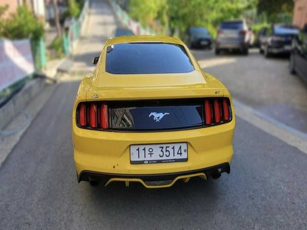 Ford Mustang - Vista 3