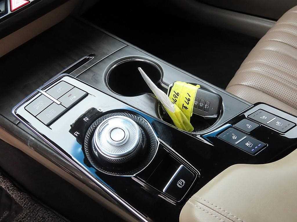 KIA K8 - Vista 11