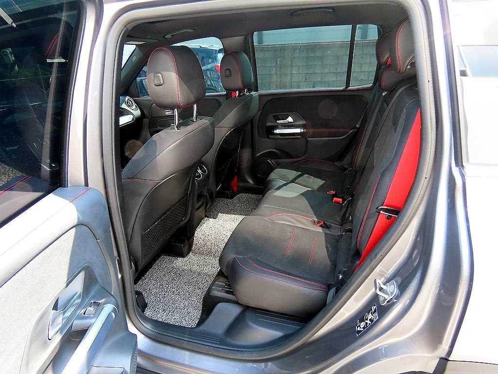 Mercedes Benz GLB Class - Vista 6