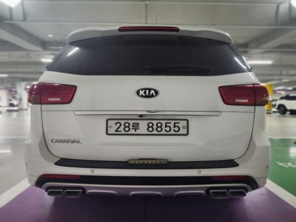 KIA Carnival - Vista 4
