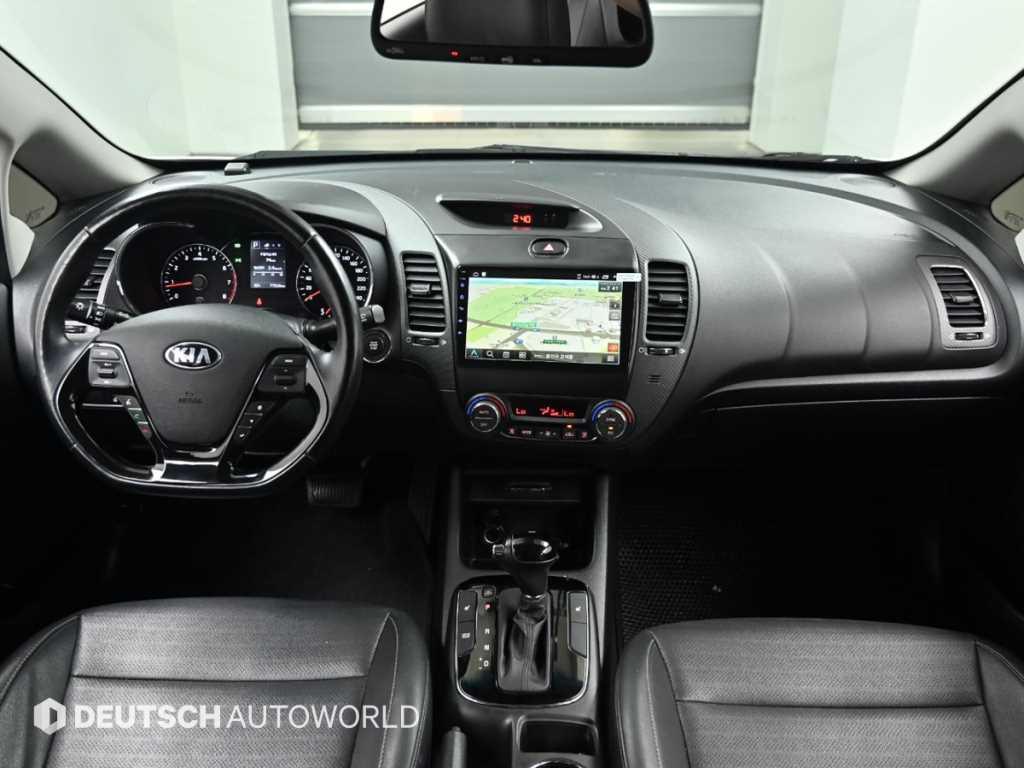 KIA K3 - Vista 8