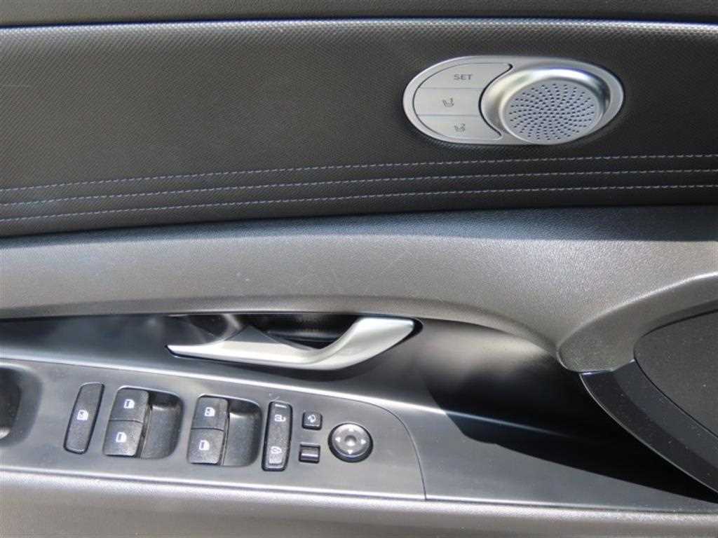 HYUNDAI Avante - Vista 12