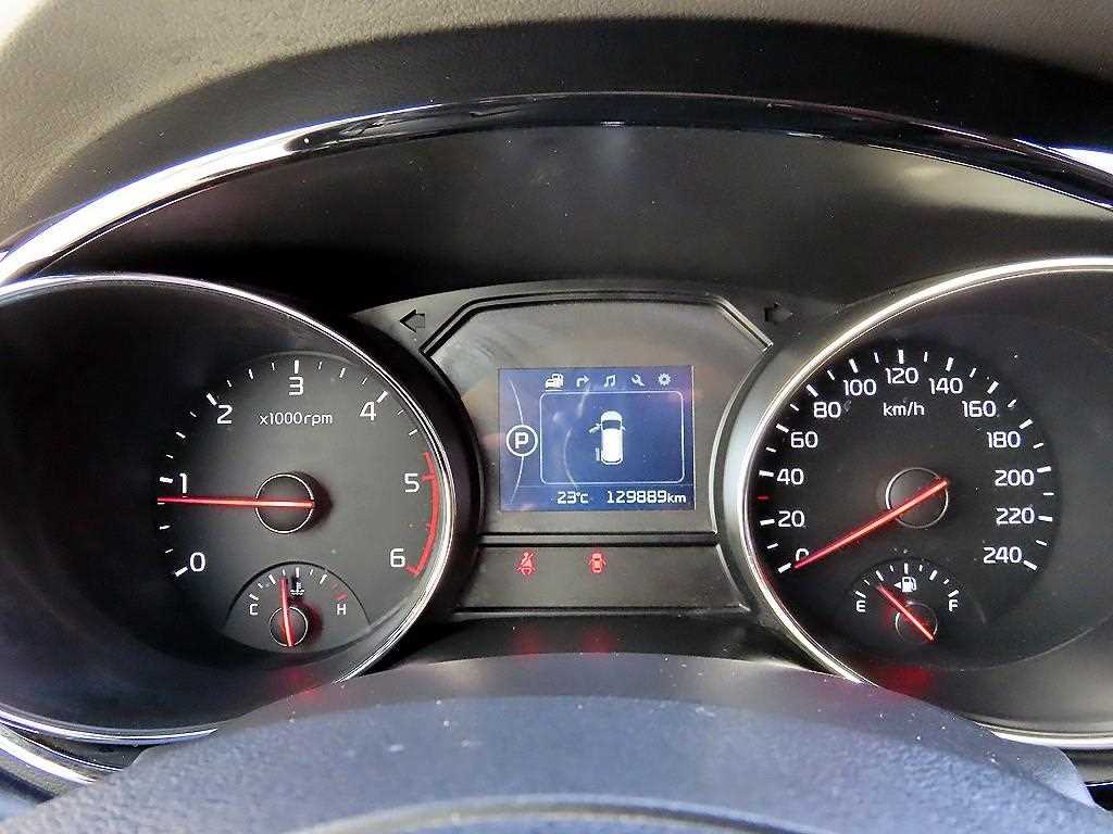KIA Carnival - Vista 10