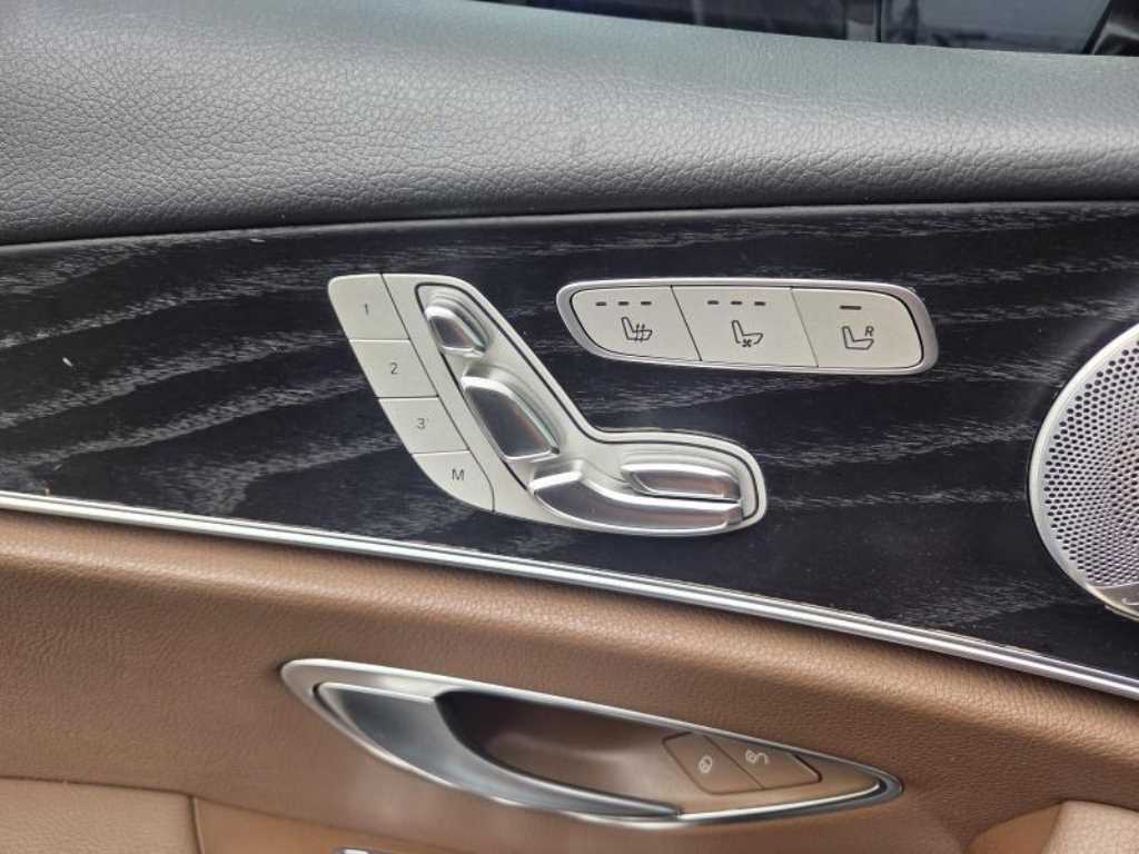 Mercedes Benz E class - Vista 6